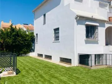 Chalet en Nueva Atalaya ( Estepona ) ESTE - Foto 4