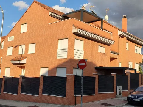 Chalet pareado en calle de Álvaro Cunqueiro, 32