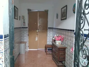 Casa adosada en  Avenida de los Almogávares 36 - Foto 2