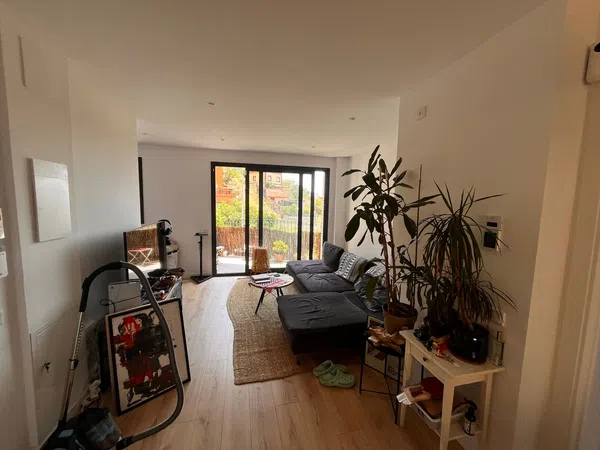Alquiler de piso en Sant Genís Dels Agudells - Montbau - Foto 2