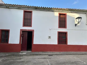 Casa adosada en  Plaza Doña Saturnina 2 - Foto 1