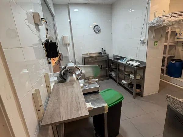 Restaurante en traspaso en Avenida Pintor Xavier Soler - Foto 7