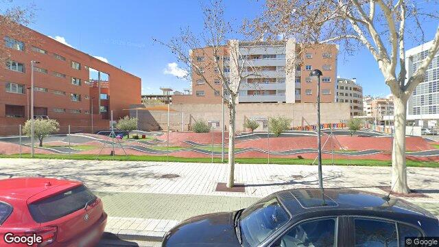 Vista de la calle de Piso en Avenida España, 34