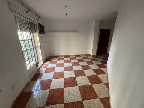 Piso en calle Castellar, 2