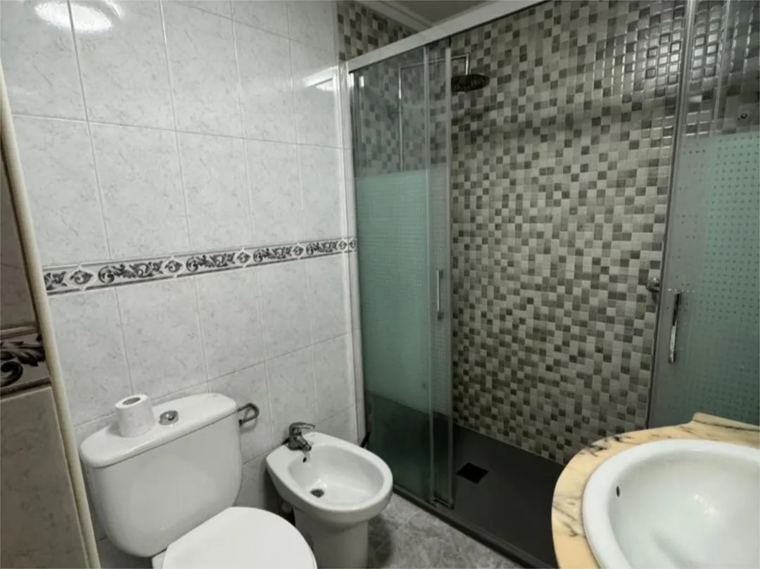 Piso en  Carrer Martín de Torres 18 - Foto 10