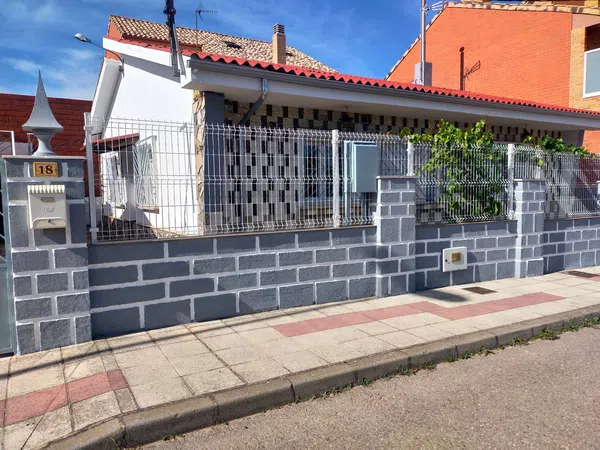 Casa o chalet independiente en Calle Petunia, 18, Trobajo del Camino, Trobajo del Camino - Foto 1