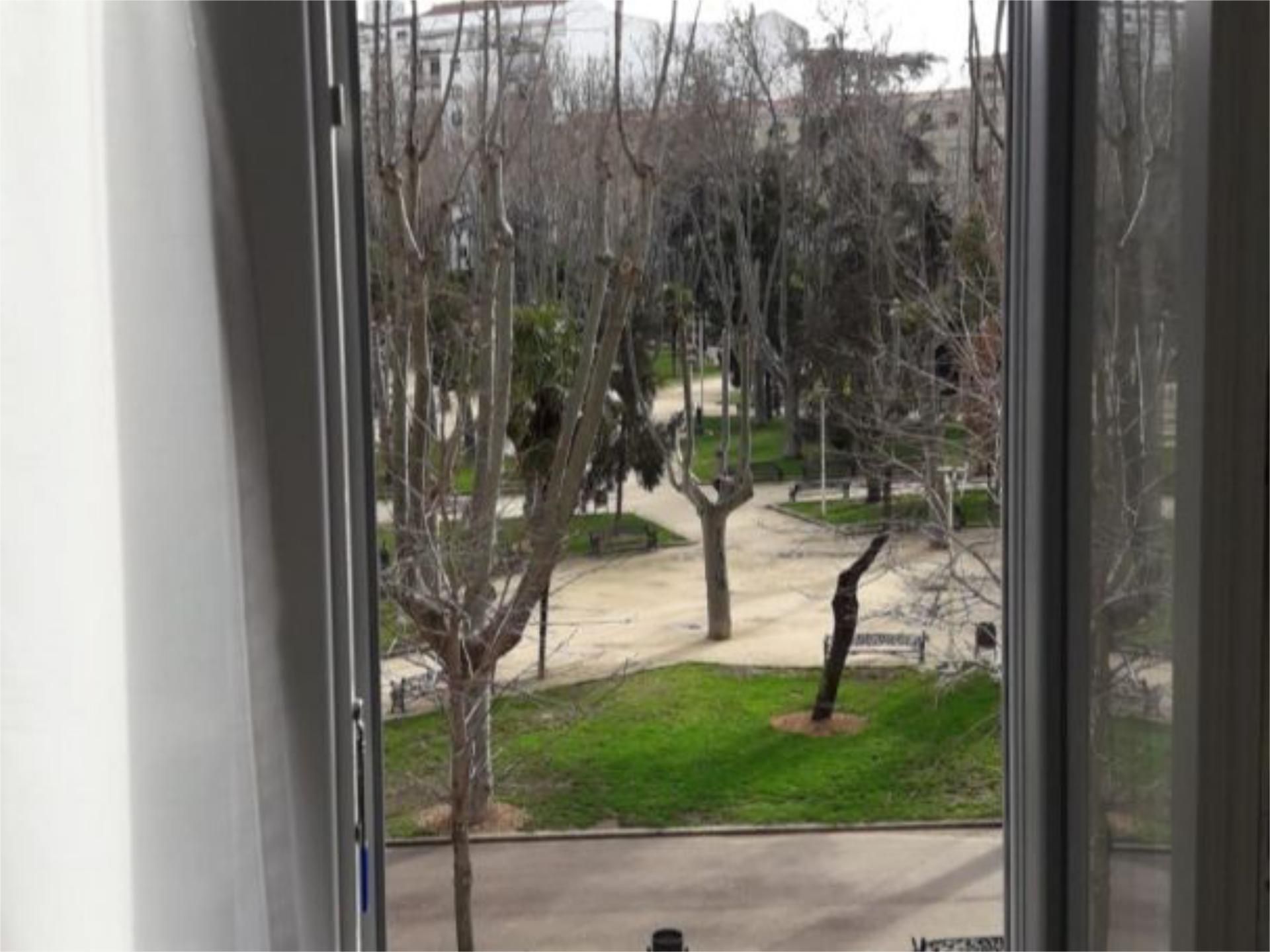 Piso en  Avenida de los Comuneros 1