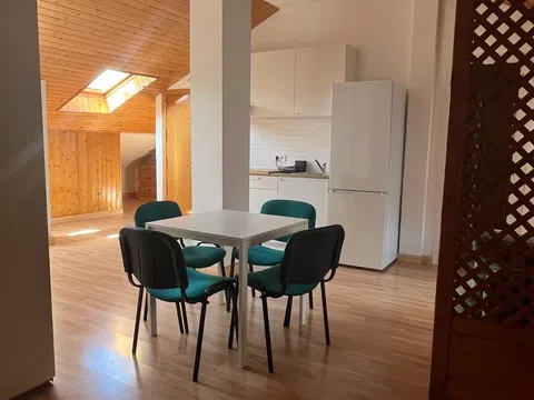 Ático en calle Salinas, 8