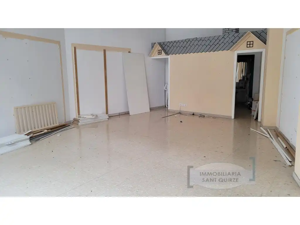 Local comercial en  Calle Dolors Montserdà I Vidal - Foto 2
