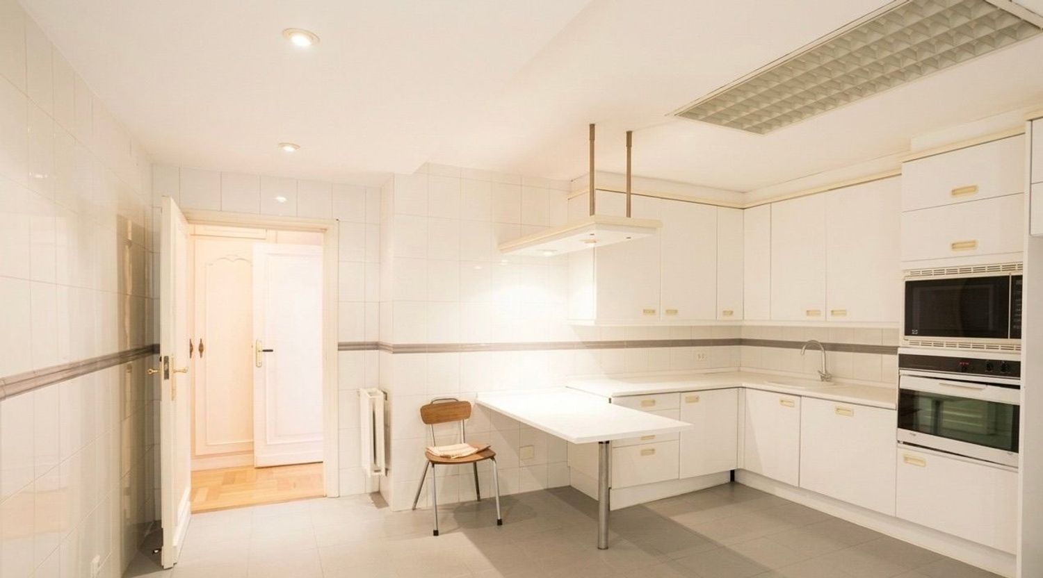 Piso en calle de Guzmán el Bueno, 102 - Foto 5