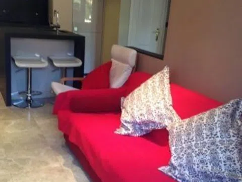 Estudio en calle de Puerto Rico, 9