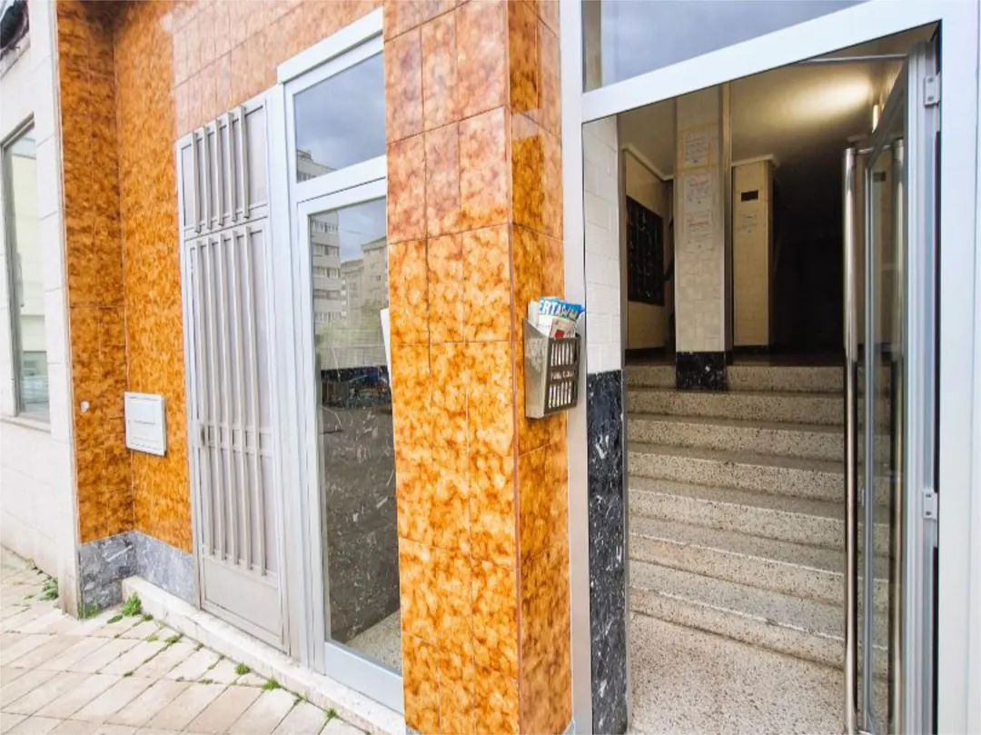 Piso en  Calle Monasterio de Cines 2 - Foto 6