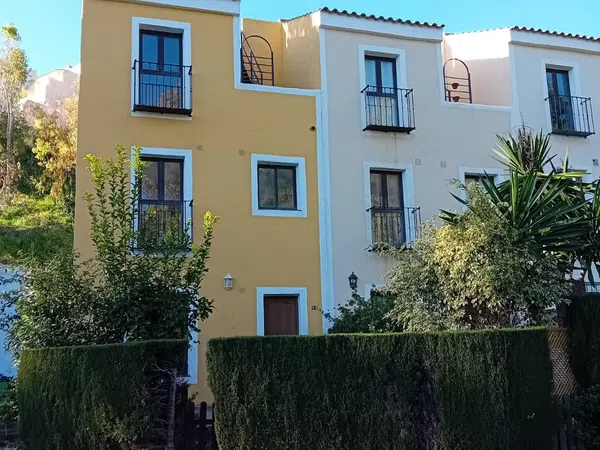 Chalet adosado en Los Cortijos de la Bahia, 42, Bahía de Casares, Bahía de Casares - Foto 1