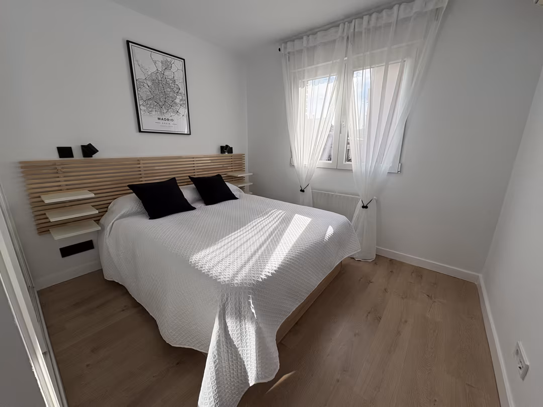 Piso en  Calle de Amaniel 8 - Foto 9