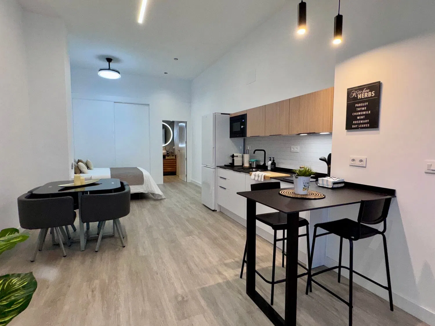 Estudio en calle Omar, 8 - Foto 13