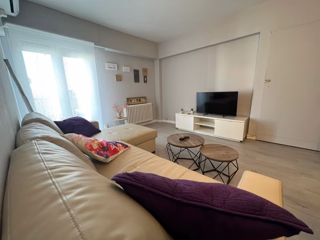 Piso en  Plaza de San Juan de la Cruz 8