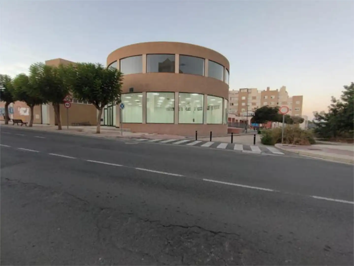 Local comercial en avenida germanias el campello - Foto 9