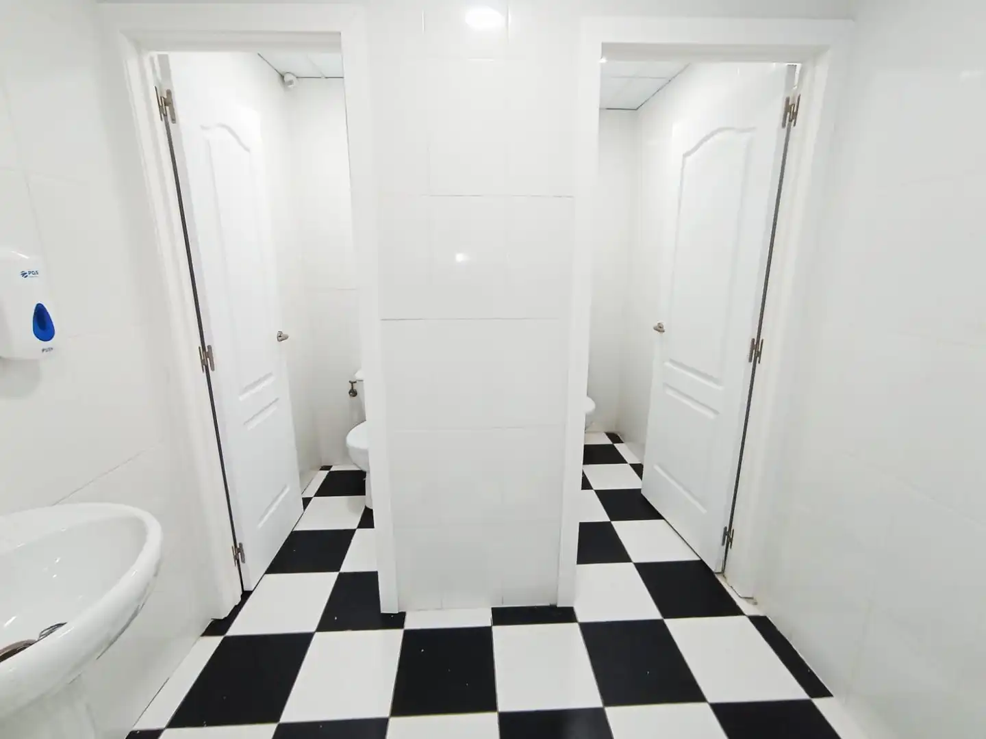 Local comercial en  Transversal 243 - Foto 13