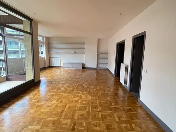 Piso en calle de Johann Sebastian Bach, 25