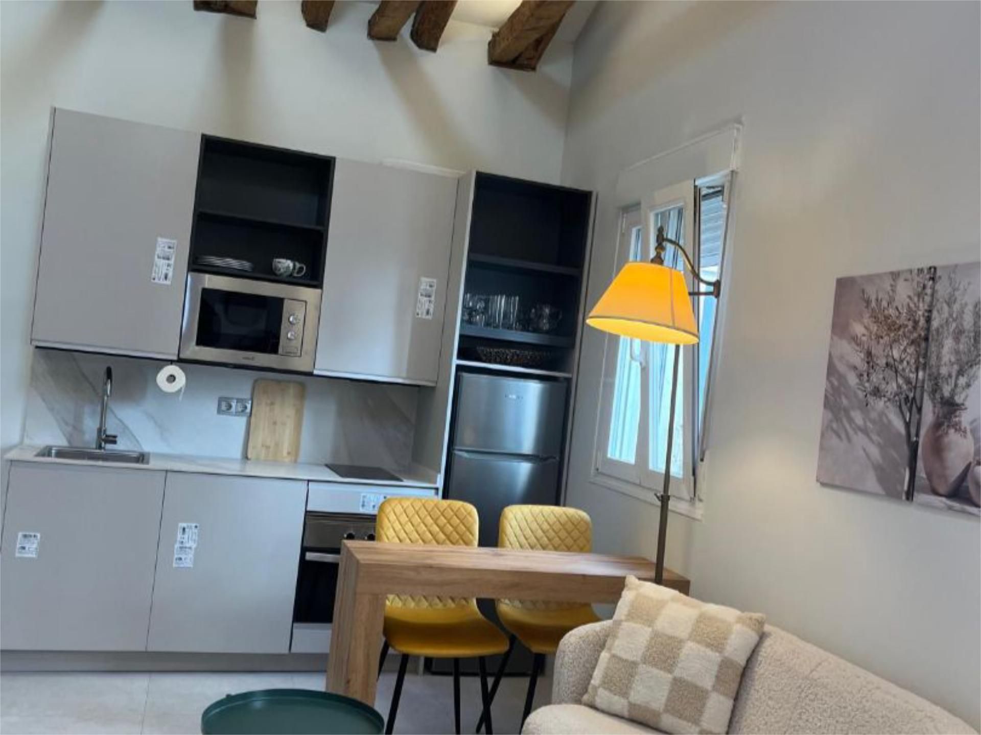 Piso en  Calle Válgame Dios 4