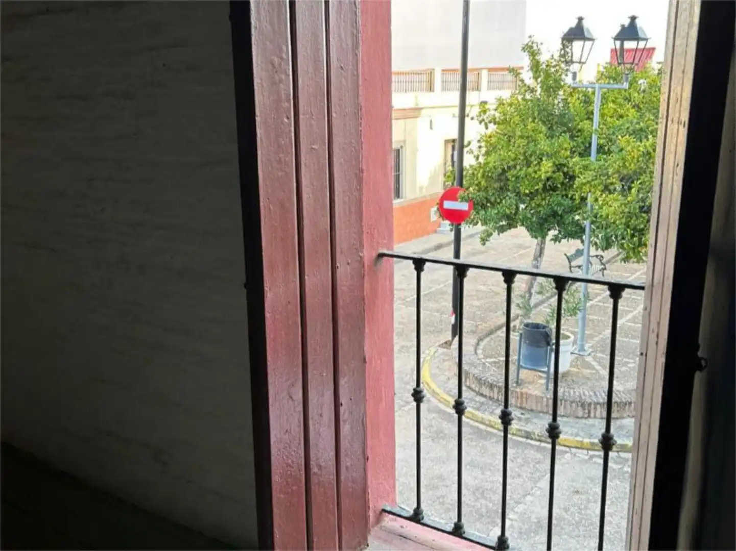 Casa adosada en  Plaza Doña Saturnina 2 - Foto 2