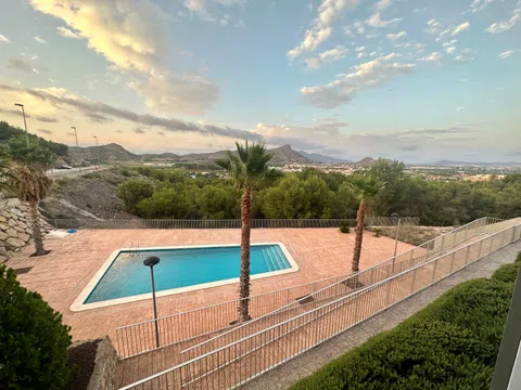 Piso en calle Investigador Miguel Marín Padilla, 10