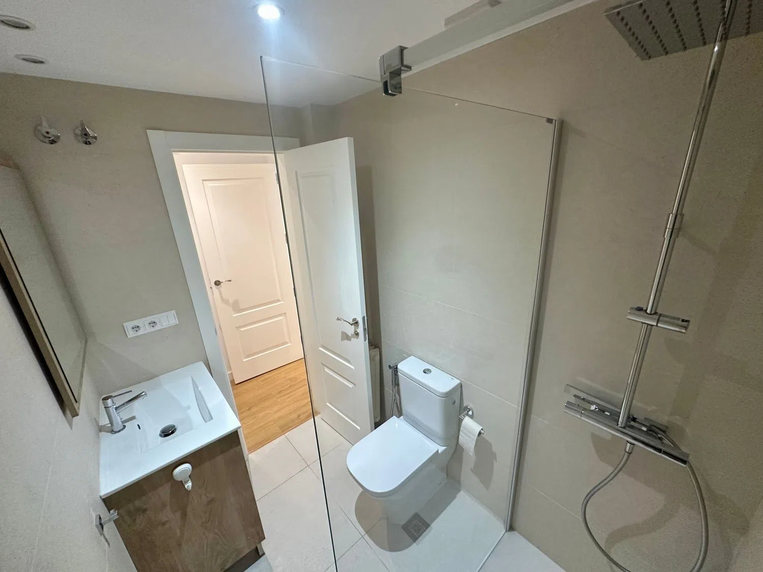 Piso en calle de la Infanta Mercedes, 61 - Foto 16