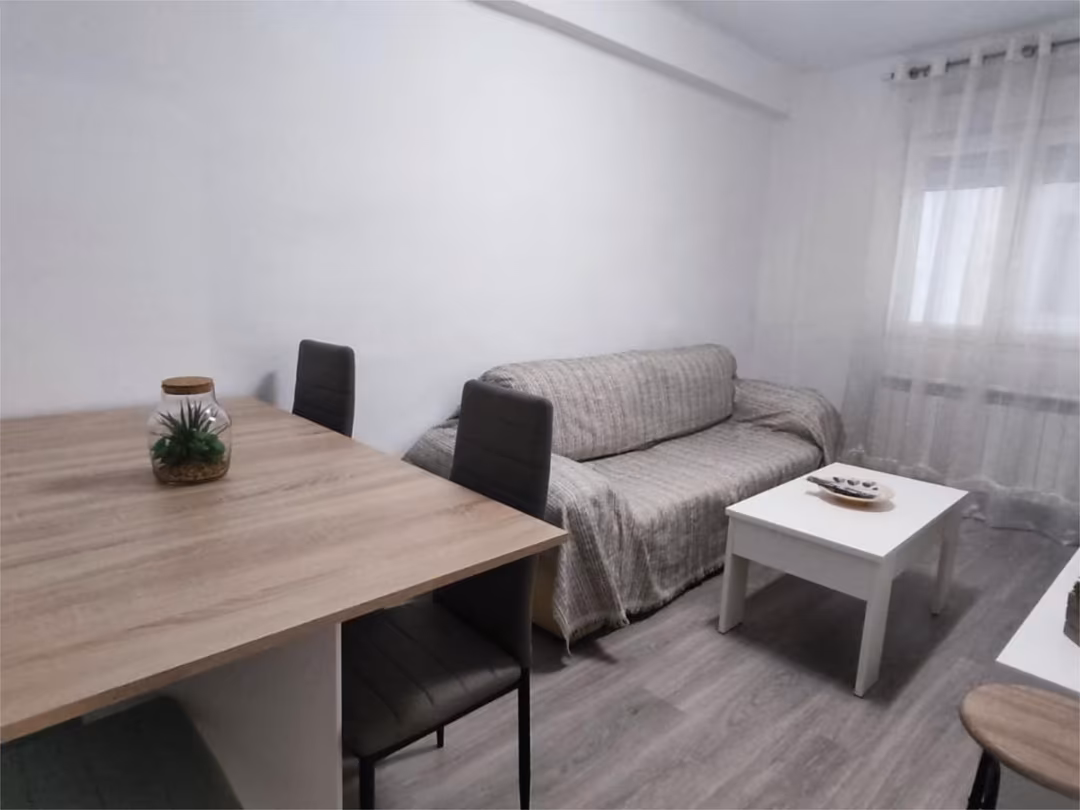 Piso en  Calle Arriba 1