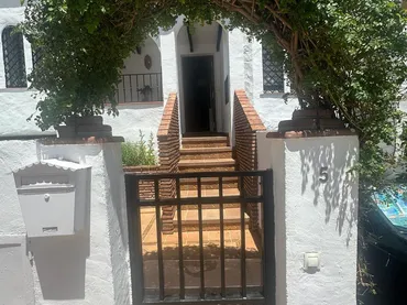 Casa adosada en  Calle Infanta Cristina 7 - Foto 2