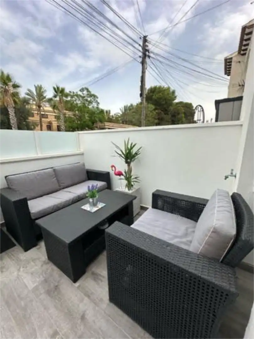Casa adosada en Torrevieja lago jardin - Foto 5