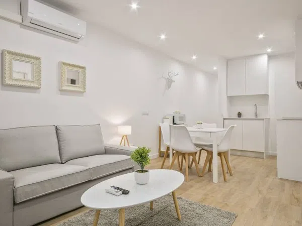 Piso en calle de María Teresa León, 4