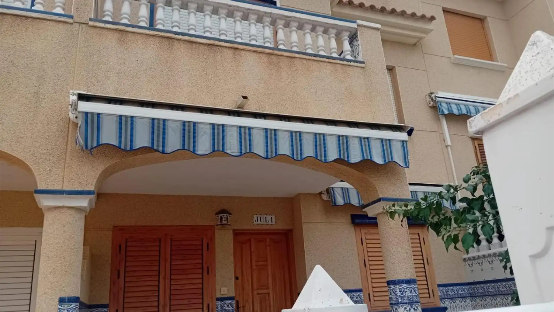 Casa adosada en  Carrer Colombia 100 - Foto 1