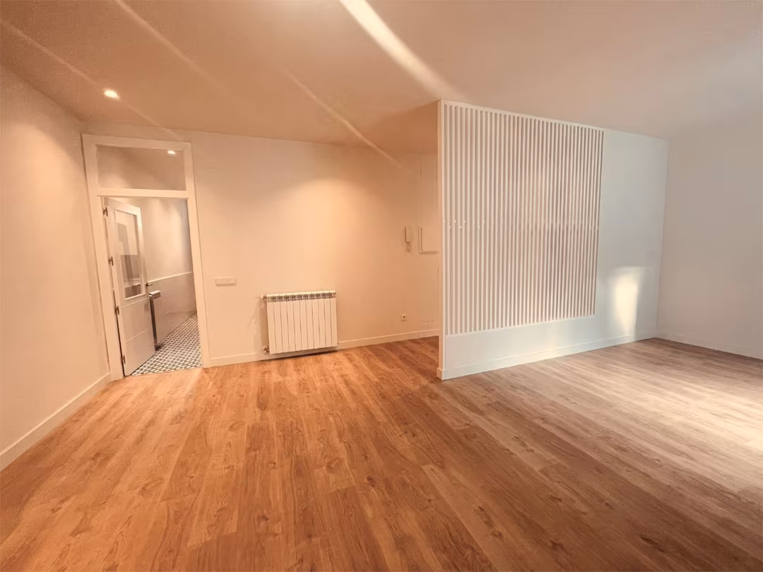 Piso en  Calle de Piamonte 12 - Foto 3