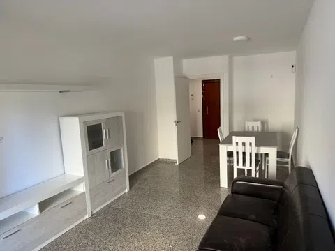 Piso en calle Gomera, 4