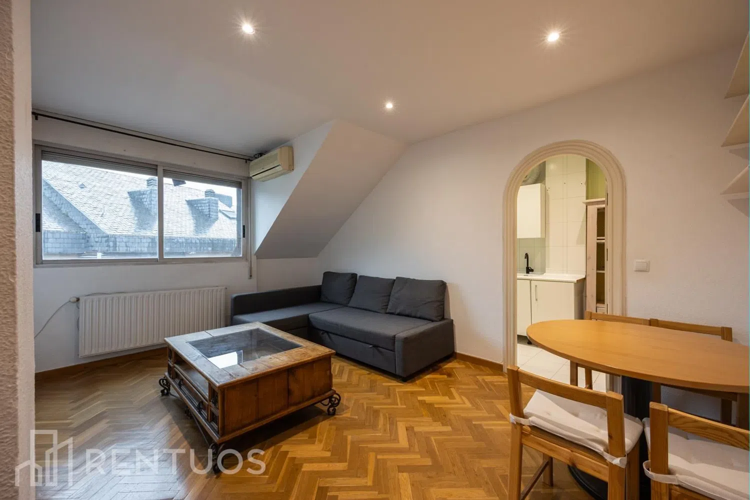 Piso en avenida de la Coruña - Foto 1