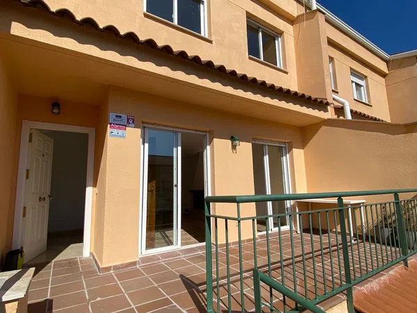 Chalet adosado en Calle de Clara Campoamor, 7, Parquelagos - Puente Nuevo, Parquelagos - Puente Nuevo - Foto 2