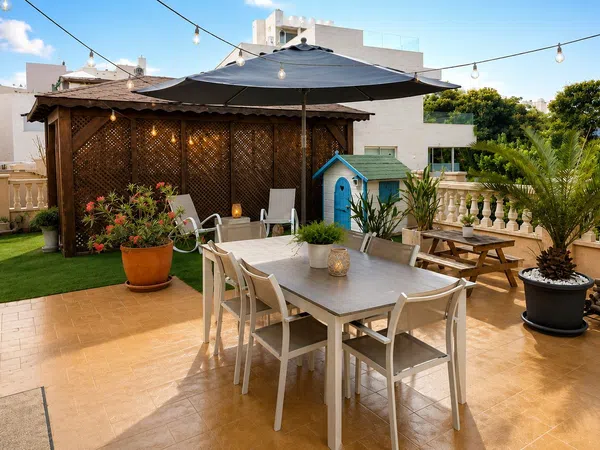 Chalet adosado en Calle Britania, 23, Playa de San Juan - Foto 1