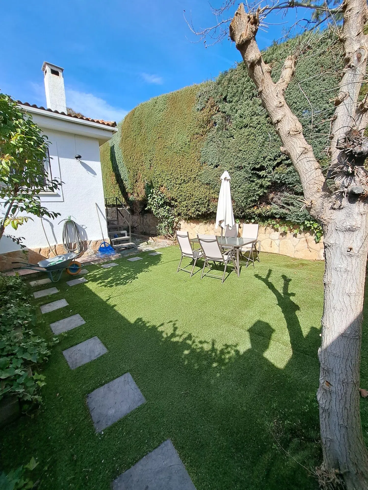 Chalet adosado en calle Mistral, 13