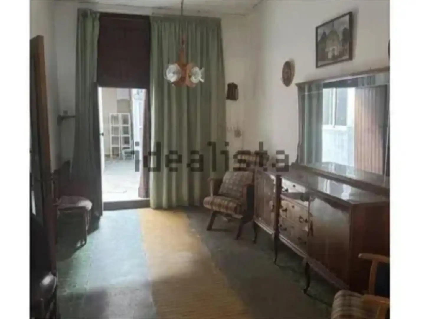 Casa adosada en  Carrer Tinent Mut 32 - Foto 4