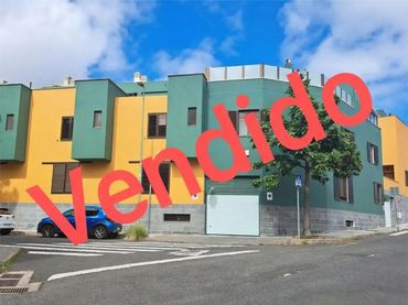 Piso en  Calle Pino Ojeda Pintora-Poeta 4 - Foto 1