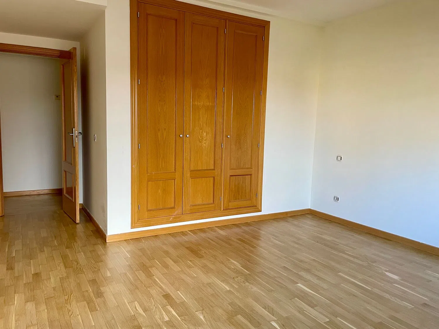 Piso en calle de los Monasterios de Suso y Yuso, 67 - Foto 17