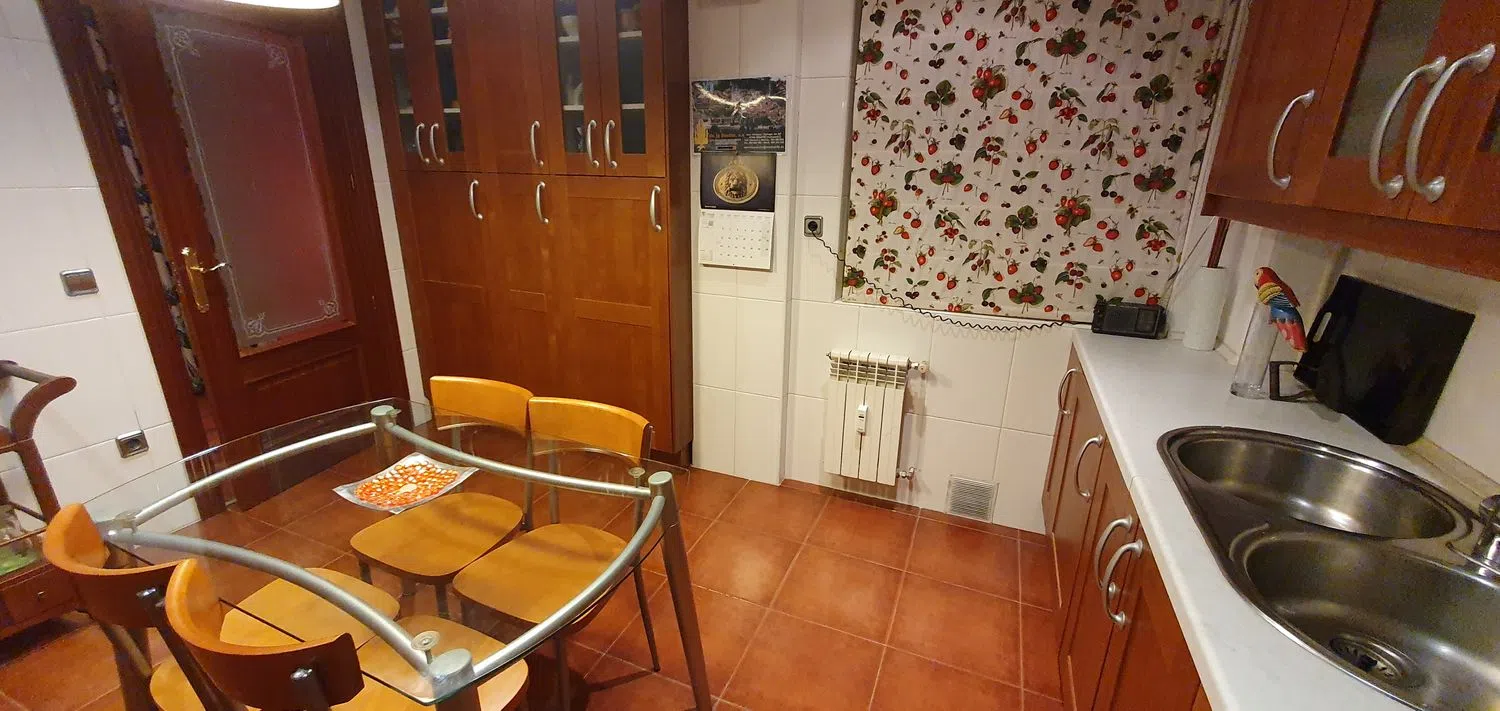 Piso en avenida de la Reina Victoria, 19 - Foto 2