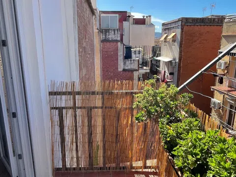 Ático en calle de la Legalitat, 49