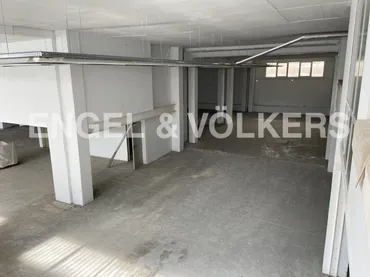 Nave Industrial en Sant Joan Despí - Foto 2