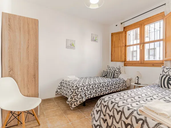 Chalet adosado en Calle Isabel la Católica, 4 - Foto 6