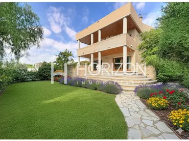 Chalet en  Avenida Mestra Dolors Barceló - Foto 1
