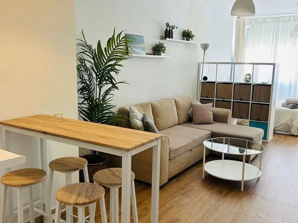 Estudio en avenida Isabel Manoja, 6
