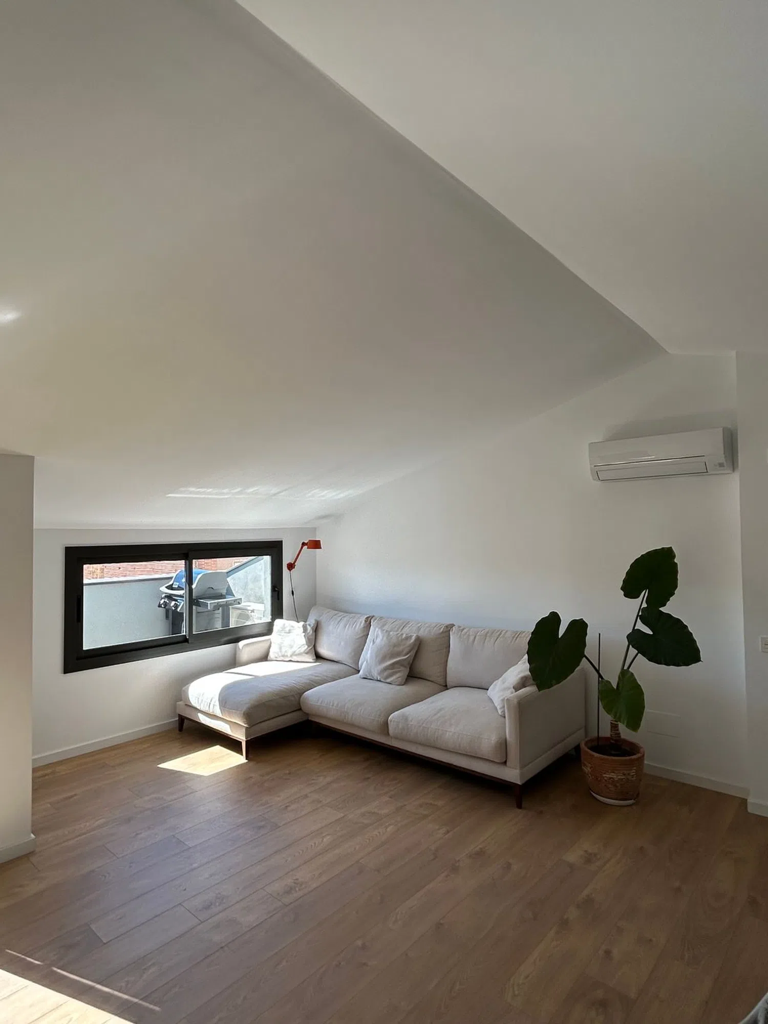 Dúplex en Barrio Ca n'Aurell - Foto 1