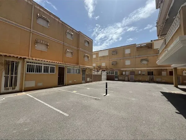 Chalet adosado en Avenida Albacete, 36 - Foto 3
