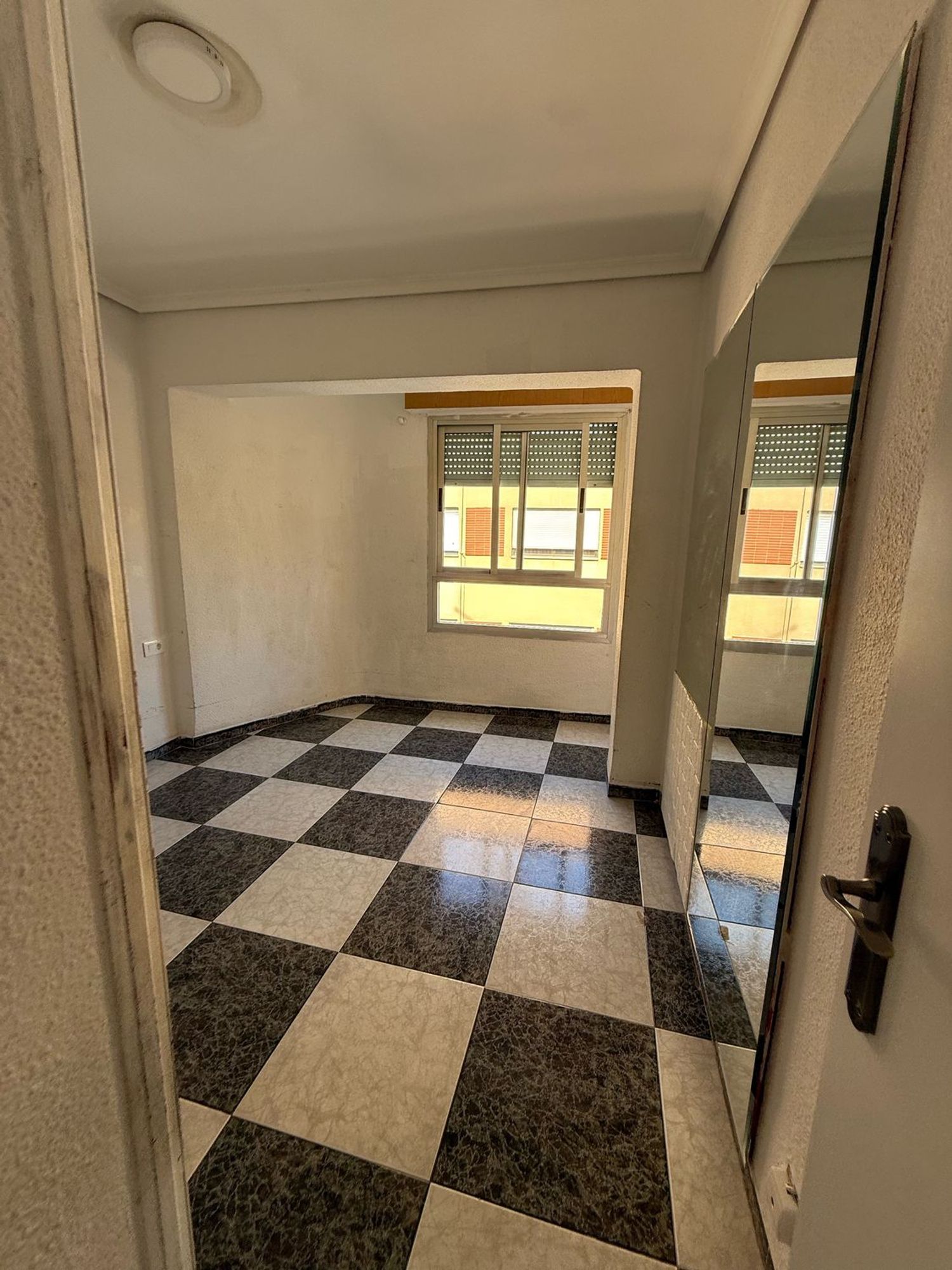 Piso en Calle dels Germans Vilafañe, 8, Zona Plaza Donoso Cortés - Avda Magdalena - Foto 4